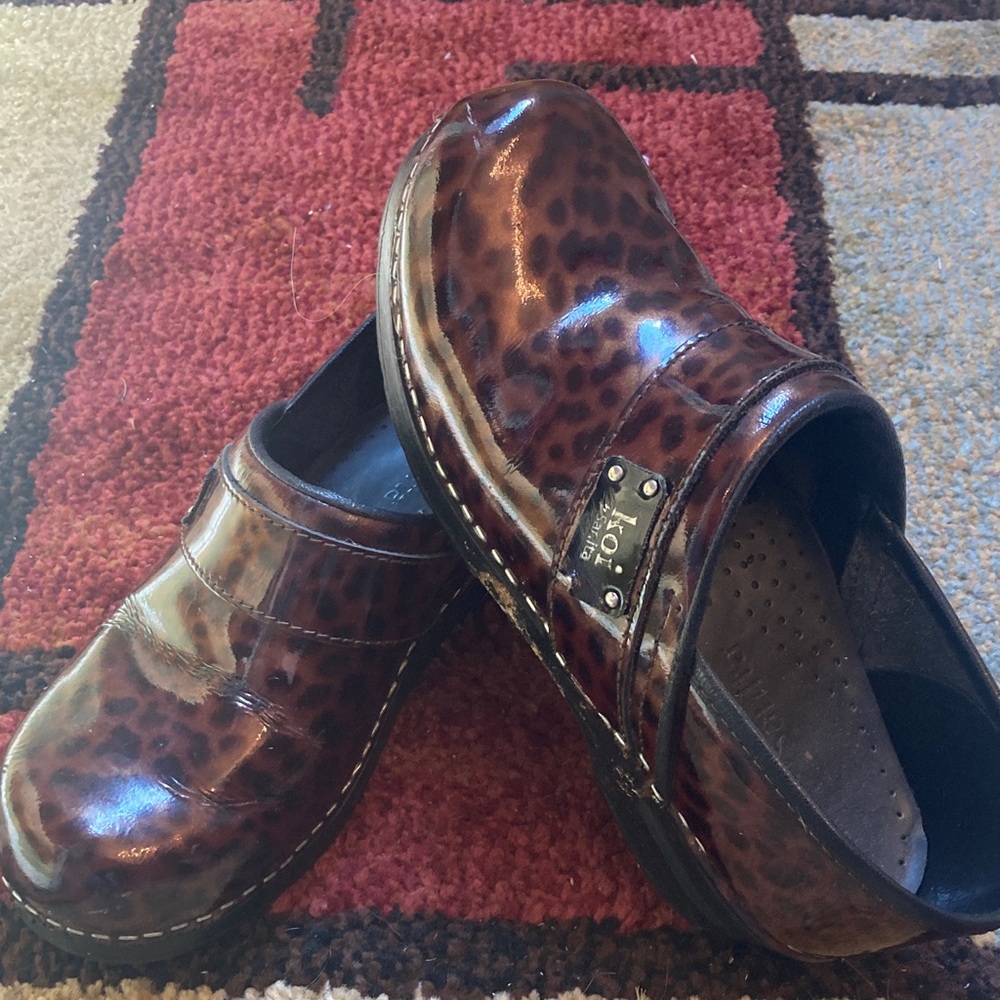 Koi Sanita clogs ..  size 38. Leopard Print